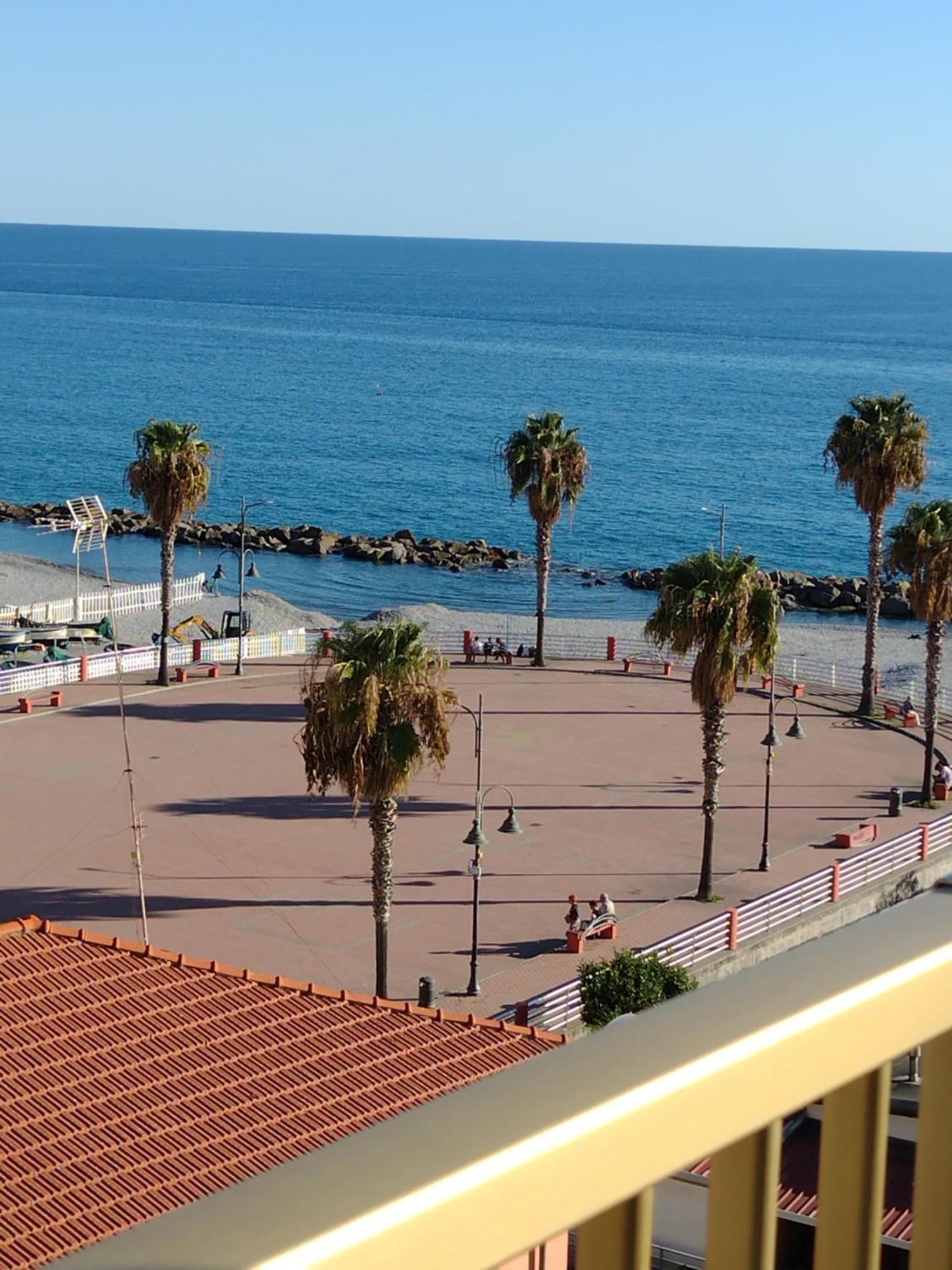 Casa Al Mare Leilighet Ventimiglia Eksteriør bilde